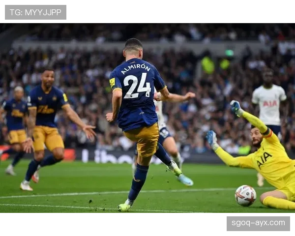 阿尔米隆状态回升助力球队英超赛季再创佳绩