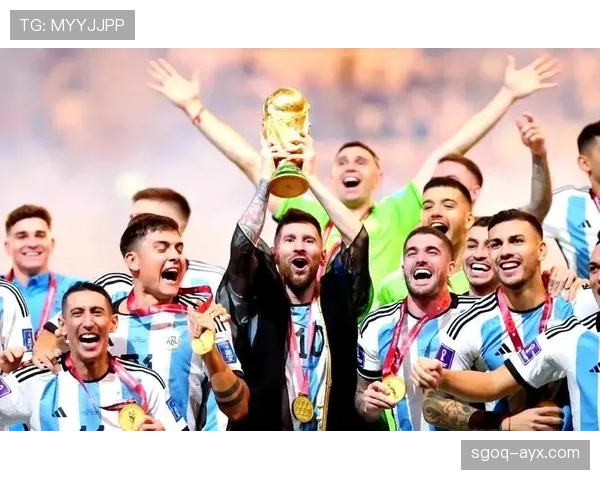 斯卡洛尼足球哲学引领阿根廷重塑辉煌，团队合作铸就历史性突破