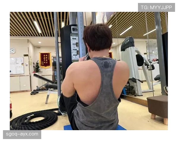 季丽萍训练完直接啃鸡腿？这自律和放纵的切换也太真实了